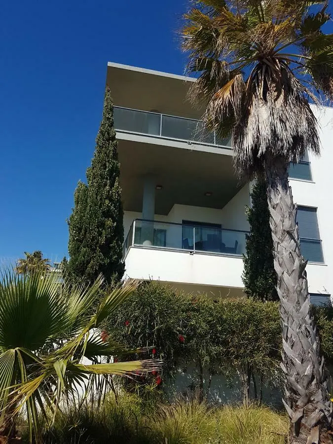 Cavalo Prеto Holiday apartment 200m to the beach Картейра